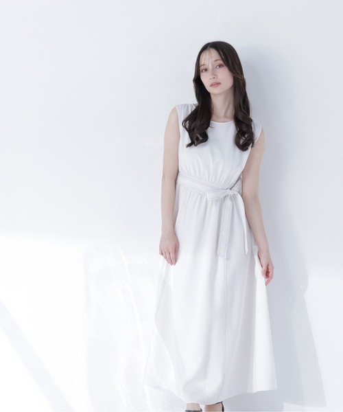 NATURAL BEAUTY BASIC(ナチュラルビューティーベーシック)の「ベルテッドステッチワンピース(ワンピース・レディース・ホワイト系その他/グリーン系その他/ネイビー系・P/S/MEDIUM/SMALL)」の4枚目の写真