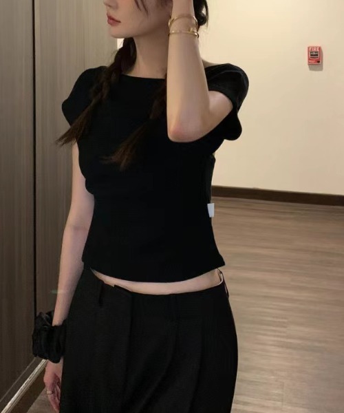 AMAJI(アマジ)の「ボーダーTシャツ オフショルダー 半袖 カットソー(Tシャツ/カットソー・レディース・レッド/ホワイト/ブラック・FREE)」の2枚目の写真