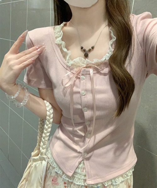 ＆soiree（アンドソワレ）の「カーディガン風レースドッキングリボン付きトップス（Tシャツ/カットソー・レディース・ピンク/ラベンダー/サックスブルー・SMALL/MEDIUM/LARGE/X-LARGE）」の3枚目の写真