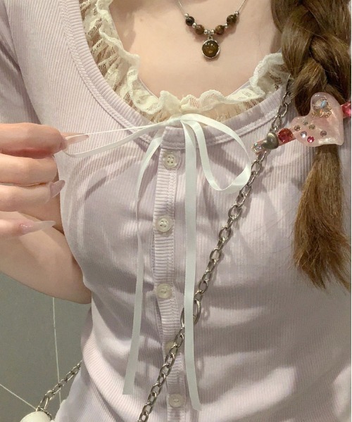 ＆soiree（アンドソワレ）の「カーディガン風レースドッキングリボン付きトップス（Tシャツ/カットソー・レディース・ピンク/ラベンダー/サックスブルー・SMALL/MEDIUM/LARGE/X-LARGE）」の4枚目の写真