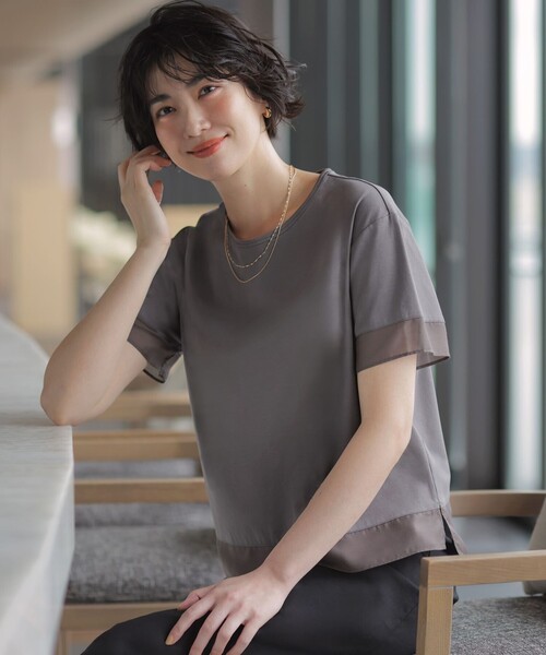 J.PRESS(ジェイプレス)の「【シーンレスに活躍】コットンスムース シアーデザイン カットソー(Tシャツ/カットソー・レディース・ネイビー系/サックスブルー系/ライトグレー系/ホワイト系/ブラウン系/ライトグリーン系・MEDIUM/LARGE)」の3枚目の写真