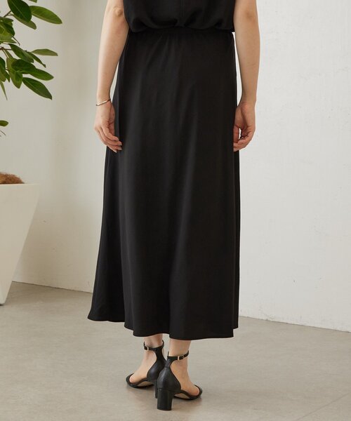 BEARDSLEY（ビアズリー）の「ストレッチジョーゼットバイヤススカート【セットアップ】（スカート・レディース・ブラック/ネイビー・0/1）」の6枚目の写真