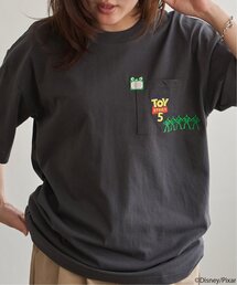 VENCEEXCHANGE | TOY STORY 5/トイ・ストーリー5 マタギ刺繍ポケットTシャツ(Tシャツ/カットソー)