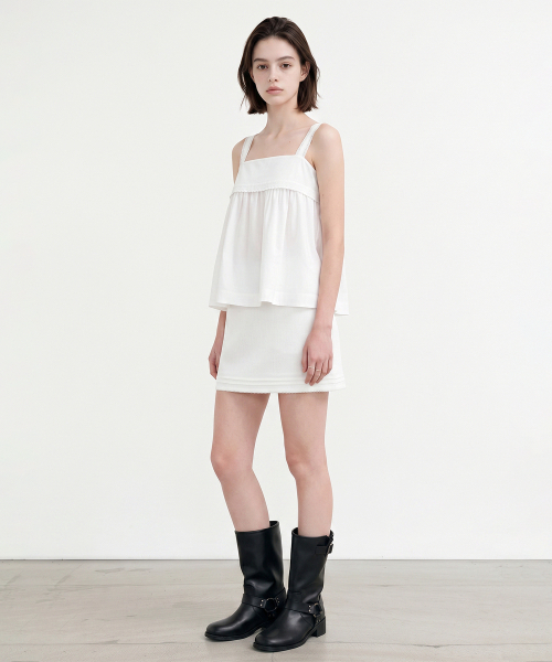 LOOKAST(ルックキャスト)の「ジョイコットンレーススリーブレスブラウス_ホワイト / JOY COTTON LACE SLEEVELESS BLOUSE_WHITE(シャツ/ブラウス・レディース・ホワイト・SMALL/MEDIUM)」の3枚目の写真