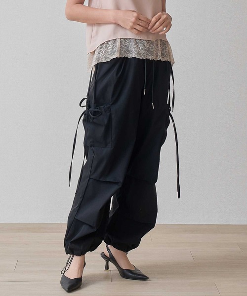 .WORKS(ドットワークス)の「リボン結びカーゴポケ パラシュートパンツ(カーゴパンツ・レディース・ピンク/オフホワイト/ライトグレー/ブラック・M)」の6枚目の写真