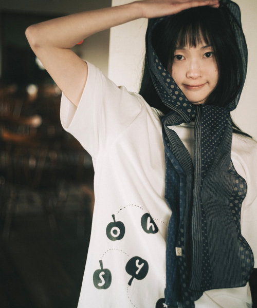 OHESHIO(オヘシオ)の「MINI APPLE LOGO OVERFIT T-SHIRT, WHITE(Tシャツ/カットソー・レディース・その他・FREE)」の6枚目の写真