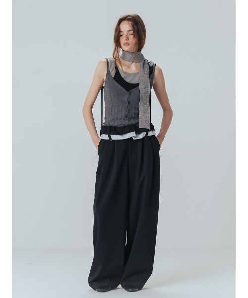 ELCHELE(エルチェレ)の「TURN BACK WAIST PANTS(スラックス・レディース・アイボリー/ブラック・36/38)」の4枚目の写真
