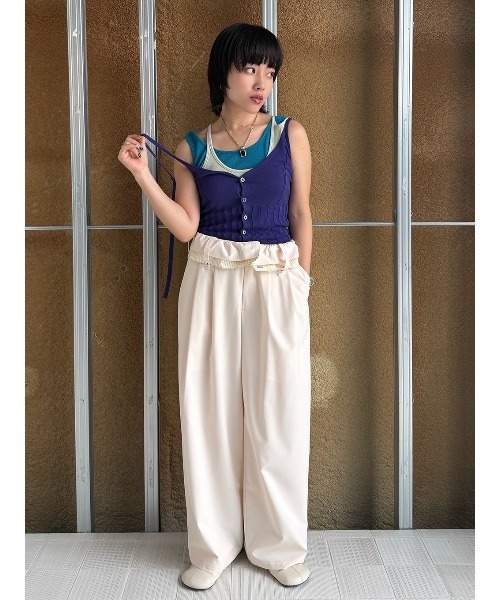 ELCHELE(エルチェレ)の「TURN BACK WAIST PANTS(スラックス・レディース・アイボリー/ブラック・36/38)」の21枚目の写真