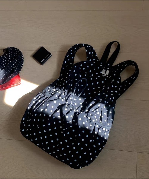 LA VORAGINE(ラ ヴォラジネ)の「ドット柄リュック 大容量 シンプルナチュラル レディース リュック A4収納可 カジュアルデイパック(バックパック/リュック・レディース・White/Black・FREE)」の9枚目の写真