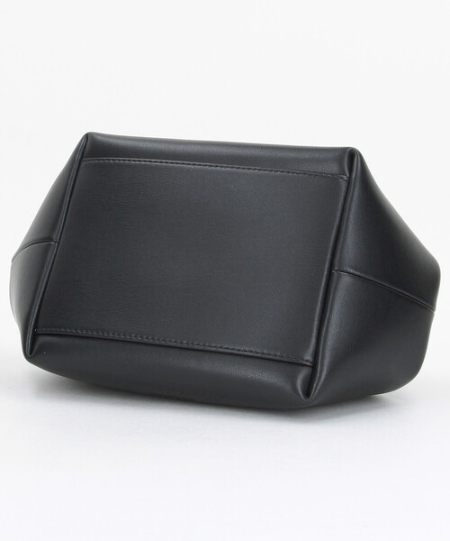 GANNI(ガニー)の「GANNI/ガニー Ganni Bou Bag Small / ボウ バッグ スモール(ショルダーバッグ・レディース・ブラック・ONE SIZE)」の11枚目の写真