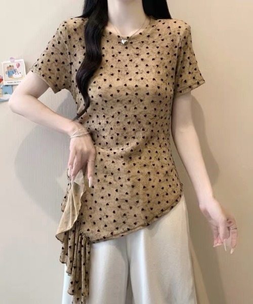 CELENA BEATS（セレナビーツ）の「韓国風バレエコアドットギャザートップス（Tシャツ/カットソー・レディース・ホワイト/ブラウン・S/M/L）」の3枚目の写真