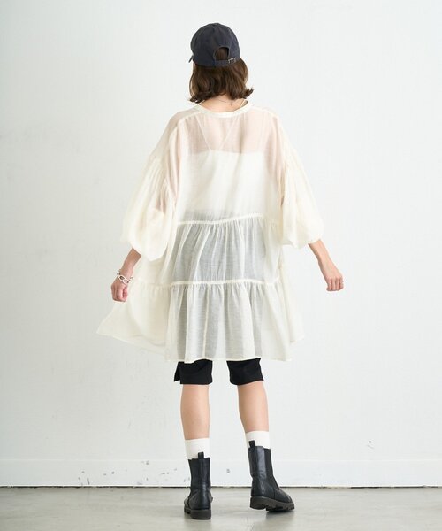 CIAOPANIC TYPY（チャオパニックティピー）の「ZOZO限定裾フリル2WAYシアーチュニックシャツ（シャツ/ブラウス・レディース・サックスブルー/ブラック/オフホワイト/ブラウン・ONE SIZE）」の10枚目の写真