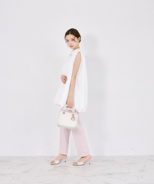tocco closet（トッコ　クローゼット）の「【ZOZO限定】襟パール装飾ノースリーブチュニックブラウス（シャツ/ブラウス・レディース・オフホワイト/ブラック・M）」の4枚目の写真
