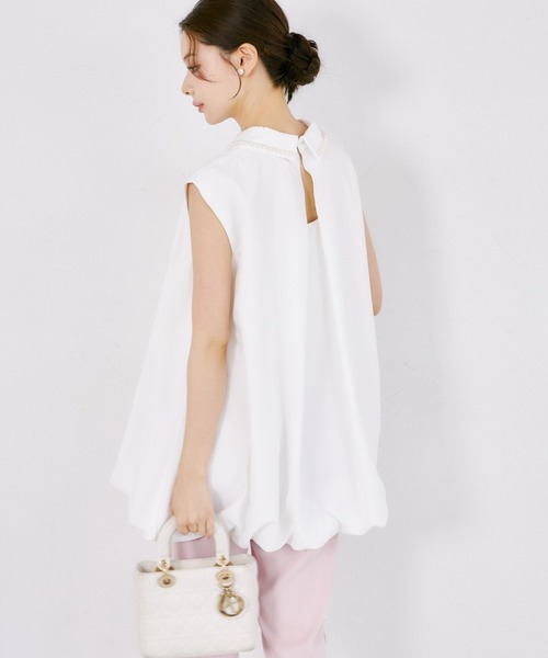 tocco closet（トッコ　クローゼット）の「【ZOZO限定】襟パール装飾ノースリーブチュニックブラウス（シャツ/ブラウス・レディース・オフホワイト/ブラック・M）」の9枚目の写真