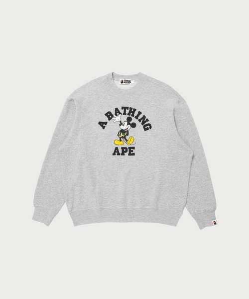 A BATHING APE(アベイシングエイプ)の「BAPE X DISNEY MICKEY MOUSE COLLEGE RELAXED FIT CREWNECK(スウェット・メンズ・ブラック/グレー・SMALL/MEDIUM/X-LARGE/LARGE)」の1枚目の写真