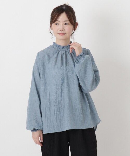 one'sterrace(ワンズテラス)の「リップル シャーリングブラウス(シャツ/ブラウス・レディース・ブルー系その他7/グレー系4/アイボリー系8・02)」の3枚目の写真