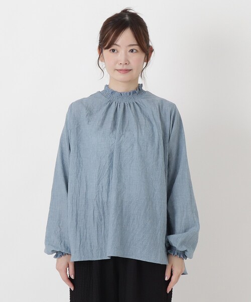 one'sterrace(ワンズテラス)の「リップル シャーリングブラウス(シャツ/ブラウス・レディース・ブルー系その他7/グレー系4/アイボリー系8・02)」の15枚目の写真