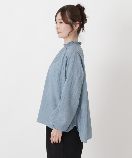one'sterrace(ワンズテラス)の「リップル シャーリングブラウス(シャツ/ブラウス・レディース・ブルー系その他7/グレー系4/アイボリー系8・02)」の16枚目の写真