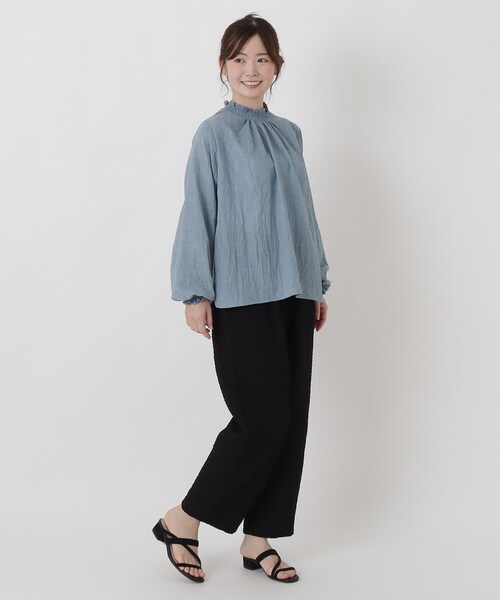 one'sterrace(ワンズテラス)の「リップル シャーリングブラウス(シャツ/ブラウス・レディース・ブルー系その他7/グレー系4/アイボリー系8・02)」の8枚目の写真