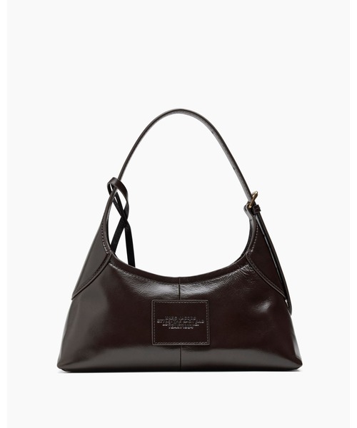 MARC JACOBS(マークジェイコブス)の「THE CRINKLE SMALL BELTED SACK BAG/クリンクル スモール ベルテッド サック バッグ(ショルダーバッグ・レディース・ダークブラウン・ONE SIZE)」の3枚目の写真