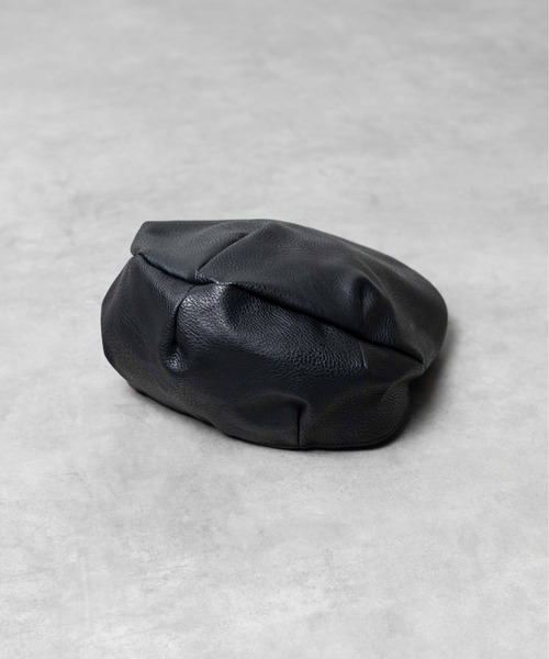 AVIREX(アヴィレックス)の「【es】【AVIREX】synthetic leather HUNTING CAP(ハンチング/ベレー帽・メンズ・ブラック・FREE)」の2枚目の写真