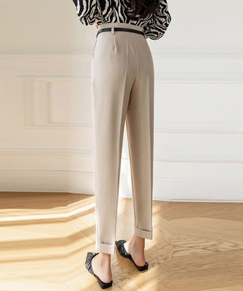 ONEP STAR(ワンピスター)の「センタープレステーパードパンツ(その他パンツ・レディース・ベージュ/グレー/ブラック・SMALL/MEDIUM/LARGE/X-LARGE)」の14枚目の写真