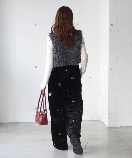 tiptop(ティップトップ)の「ベロア花刺繍イージーパンツ(その他パンツ・レディース・ブラック/ブラウン・FREE)」の9枚目の写真