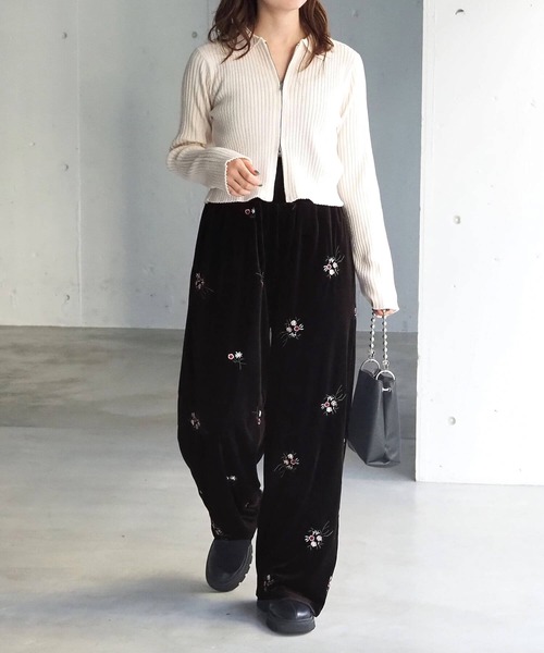 tiptop(ティップトップ)の「ベロア花刺繍イージーパンツ(その他パンツ・レディース・ブラック/ブラウン・FREE)」の18枚目の写真