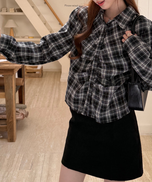 Ada.（エイダ）の「チェック柄 シャーリング ロングスリーブ シャツ（シャツ/ブラウス・レディース・ネイビー/レッド/ブラック・FREE）」の8枚目の写真