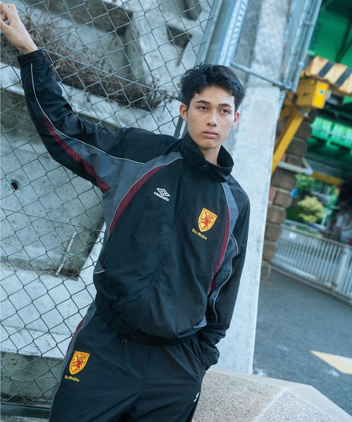 UMBRO(アンブロ)の「【ムラサキスポーツ限定】UMBRO/アンブロ トラックジャケット ユニセックス セットアップ対応 MD3726FWMSJK02(ナイロンジャケット・メンズ・ネイビー/ブラック・M/XL/L/S)」の16枚目の写真