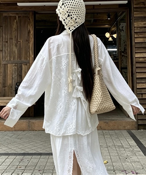 SHOUYO（ショウヨウ）の「後ろレース切替シャツ（シャツ/ブラウス・レディース・ブルー/ホワイト・M）」の5枚目の写真