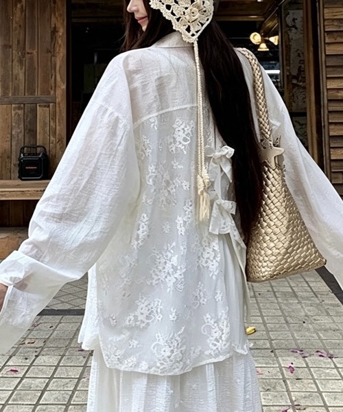SHOUYO（ショウヨウ）の「後ろレース切替シャツ（シャツ/ブラウス・レディース・ブルー/ホワイト・M）」の8枚目の写真