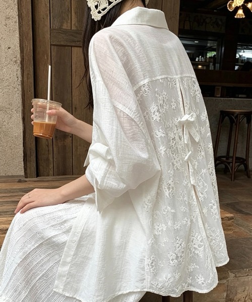 SHOUYO（ショウヨウ）の「後ろレース切替シャツ（シャツ/ブラウス・レディース・ブルー/ホワイト・M）」の10枚目の写真