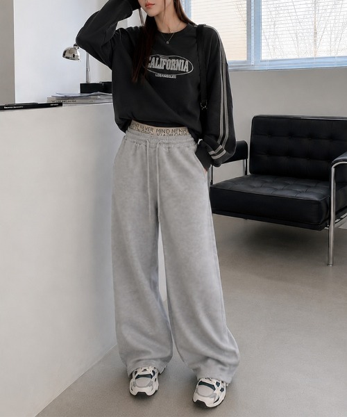 CLOTHY（クロシィ）の「【ちらっとロゴが効く、今っぽスウェットパンツ】ウエストロゴ バレルパンツ（スウェットパンツ・レディース・ブラック/グレー・MEDIUM/LARGE）」の16枚目の写真