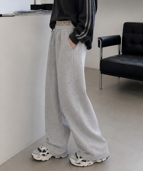 CLOTHY（クロシィ）の「【ちらっとロゴが効く、今っぽスウェットパンツ】ウエストロゴ バレルパンツ（スウェットパンツ・レディース・ブラック/グレー・MEDIUM/LARGE）」の14枚目の写真