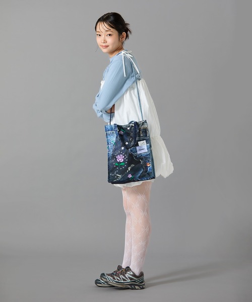 Casselini(キャセリーニ)の「Casselini(キャセリーニ)コラージュプリントショルダー(ショルダーバッグ・レディース・ブルー/ブラック・FREE)」の12枚目の写真