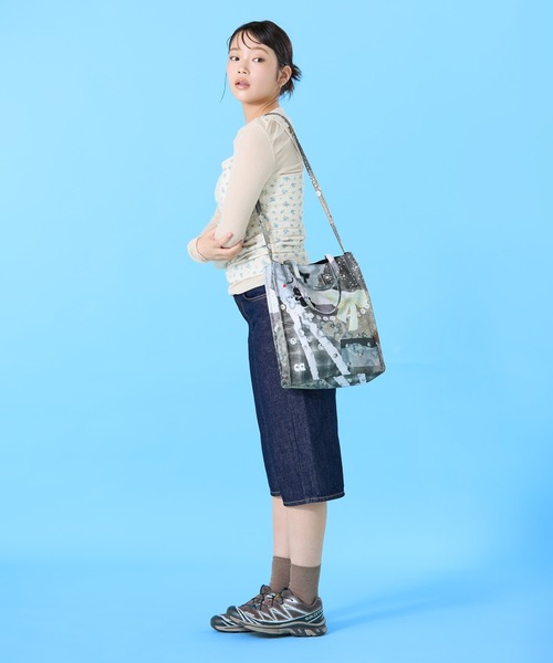 Casselini(キャセリーニ)の「Casselini(キャセリーニ)コラージュプリントショルダー(ショルダーバッグ・レディース・ブルー/ブラック・FREE)」の8枚目の写真