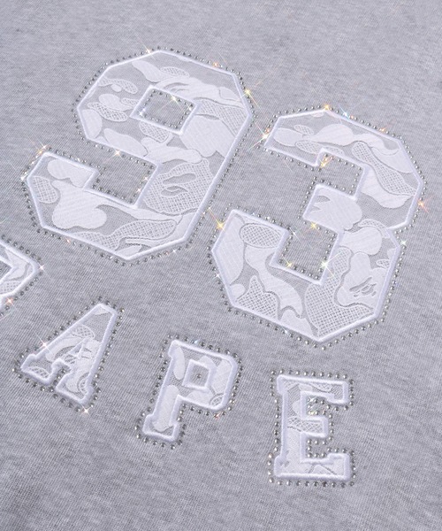 A BATHING APE（アベイシングエイプ）の「CAMO LACE PATCH BOXY CROPPED PULLOVER HOODIE（パーカー・レディース・グレー/ブラック・MEDIUM/SMALL）」の6枚目の写真