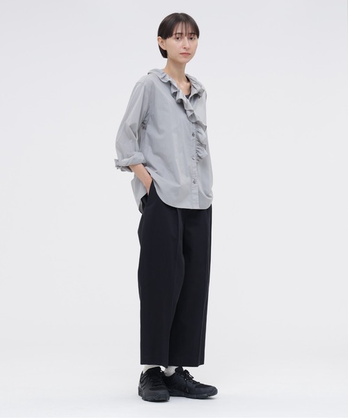 MARGARET HOWELL（マーガレットハウエル）の「WASHED COTTON CHAMBRAY（シャツ/ブラウス・レディース・セージグリーン/オレンジ・3/2/1）」の3枚目の写真