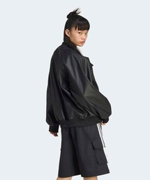 adidas（アディダス）の「【adidas / アディダス】PLEATHER SST OS TT / プレザ― SST オーバーサイズ トラックトップ / ユニセックス（ブルゾン）」