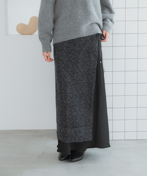 URBAN RESEARCH ROSSO WOMEN(アーバンリサーチ ロッソ)の「スモールフラワープリントラップスカート(スカート・レディース・ブラック系その他/イエロー・FREE)」の3枚目の写真