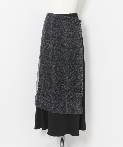URBAN RESEARCH ROSSO WOMEN(アーバンリサーチ ロッソ)の「スモールフラワープリントラップスカート(スカート・レディース・ブラック系その他/イエロー・FREE)」の16枚目の写真