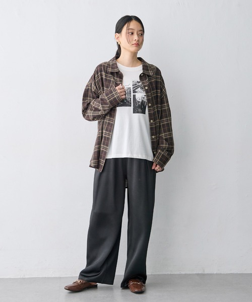 anyfee(エニフィー)の「【anyfee/大きいサイズ】リラックスフィットチェック柄シャツ(シャツ/ブラウス・レディース・ダークブラウン/ネイビー・LL/3L/5L/4L)」の4枚目の写真