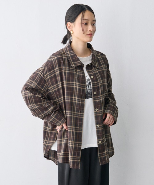 anyfee(エニフィー)の「【anyfee/大きいサイズ】リラックスフィットチェック柄シャツ(シャツ/ブラウス・レディース・ダークブラウン/ネイビー・LL/3L/5L/4L)」の8枚目の写真