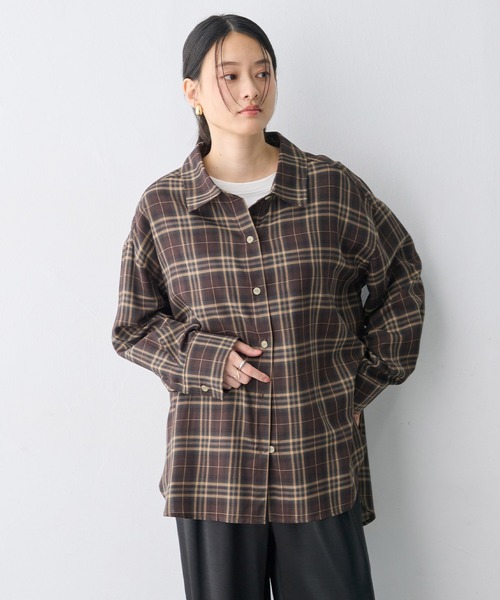 anyfee(エニフィー)の「【anyfee/大きいサイズ】リラックスフィットチェック柄シャツ(シャツ/ブラウス・レディース・ダークブラウン/ネイビー・LL/3L/5L/4L)」の14枚目の写真