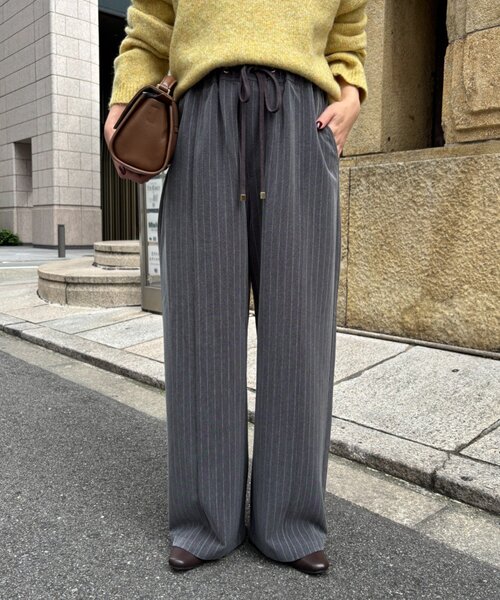 Jena espace merveilleux（ジェナ　エスパスメルヴェイユ）の「ストライプイージーパンツ　秋服（その他パンツ・レディース・ベージュ/グレー・1/2）」の2枚目の写真