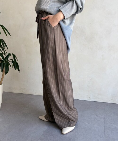 Jena espace merveilleux（ジェナ　エスパスメルヴェイユ）の「ストライプイージーパンツ　秋服（その他パンツ・レディース・ベージュ/グレー・1/2）」の9枚目の写真