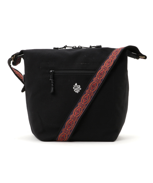 ALDIES（アールディーズ）の「James Shoulder  帆布 ショルダー（ショルダーバッグ・メンズ・ブルーグリーン/ブラック×ホワイト/ブラウン/バーガンディー/ブラック/ネイビー・FREE）」の2枚目の写真