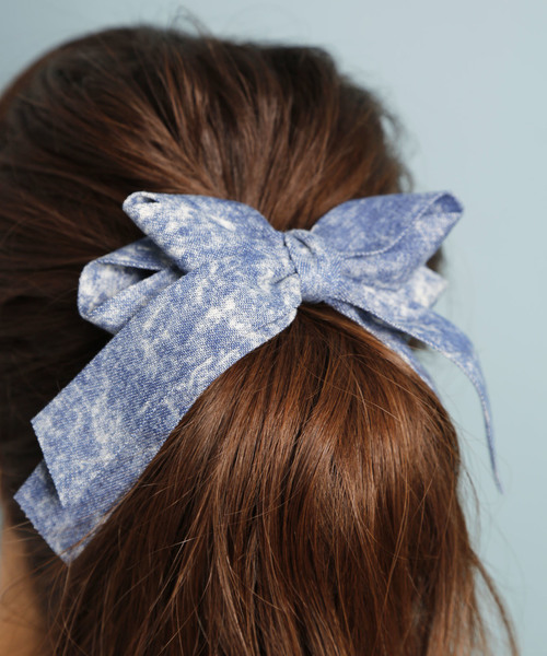 PLAIN CLOTHING(プレーンクロージング)の「デニムリボンヘアゴム【PLAIN CLOTHING】(ヘアゴム・レディース・ライトブルー/ブルー・FREE)」の6枚目の写真
