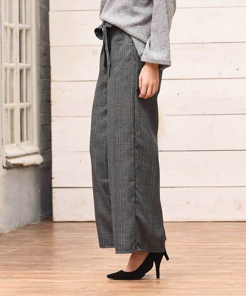 Luz Llena（ラズレナ）の「[ベルト付き]起毛グレンチェック柄ワイドパンツ（その他パンツ・レディース・ブラック/ブラウン・MEDIUM）」の6枚目の写真